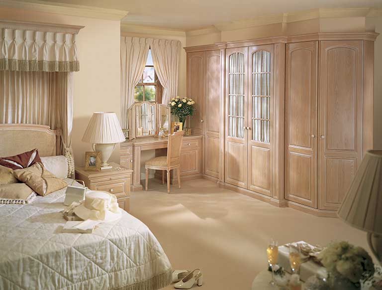 traditional fitted bedroom furniture